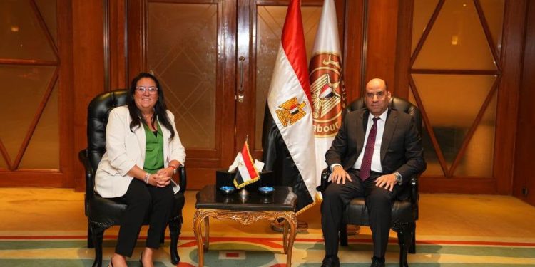 وزير العمل يلتقي رئيسة الوفد المغربي المشارك في مؤتمر العمل العربي