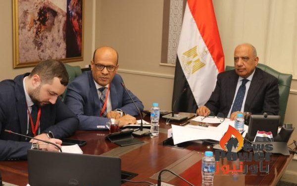 وزير الكهرباء يتابع مع روساتوم للمرافق الذكية مستجدات العمل على تطوير مجمع متكامل لتحلية مياه البحر