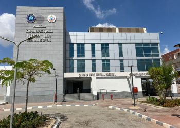 وزير الصحة يتلقى تقريراً عن تنفيذ 19 زيارة ميدانية لمتابعة 19 مشروع بـ 9 محافظات ‎