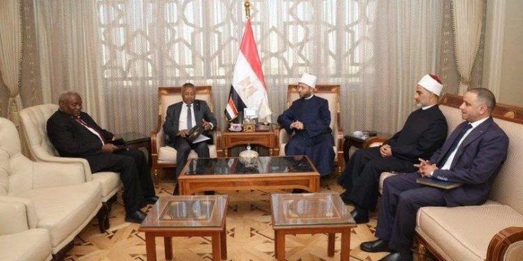 وزير الأوقاف يستقبل سفير السودان بالقاهرة لبحث تعزيز التعاون المشترك