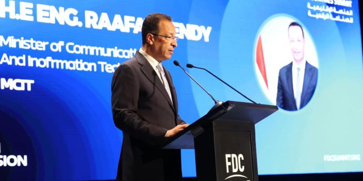 وزير الاتصالات يفتتح فعاليات الدورة الثامنة من قمة FDC Summit