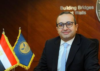 تجديد تعيين محمد عبدالعزيز مساعدًا لرئيس الهيئة العامة للرقابة المالية