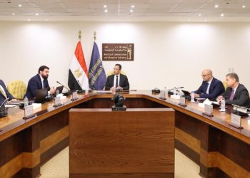 وزير الاتصالات يبحث إنشاء منطقة متكاملة لمراكز البيانات والذكاء الاصطناعي مع «هيكا داتا» وتحالف أمريكي