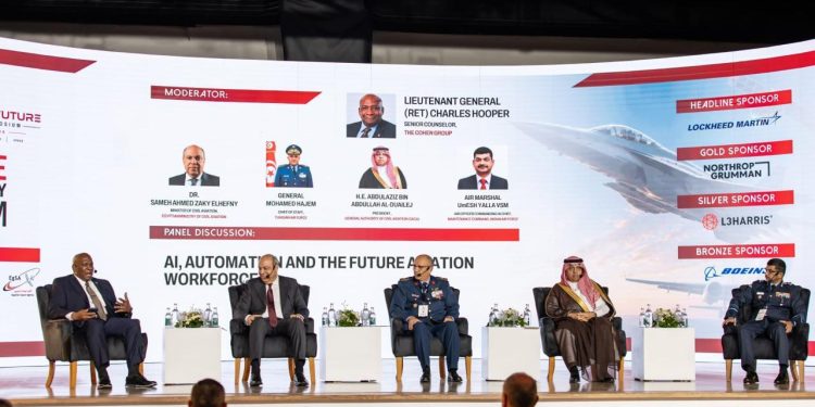 وزير الطيران المدني يشارك في منتدى «Aerospace Future Technology Symposium»