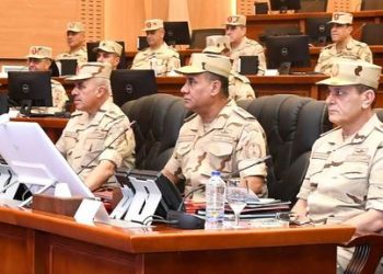وزير الدفاع يشهد تنفيذ المرحلة الرئيسية لمشروع مراكز القيادة الإستراتيجي التعبوي