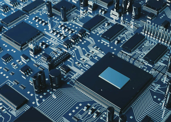 «G42» الإماراتية تبحث بيع حصة أغلبية لشركات أمريكية.. والهدف تأمين رقائق AI