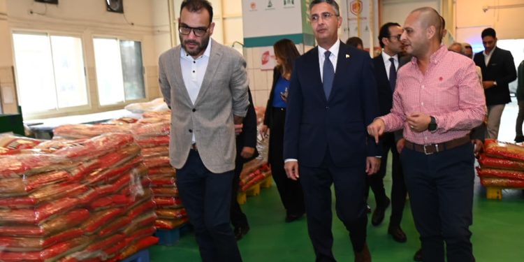 وزير التموين يزور بنك الطعام المصري لبحث تعزيز التعاون في مجال الأمن الغذائي ودعم الأسر الأكثر احتياجًا
