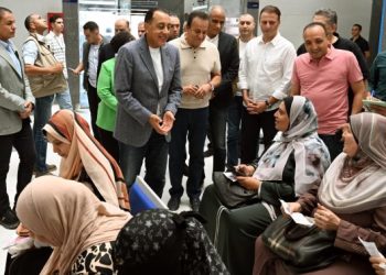 رئيس الوزراء يتفقد مركز طب الأسرة بقرية الجزيرة الخضراء في مطوبس ضمن جولته بمشروعات “حياة كريمة” بكفر الشيخ
