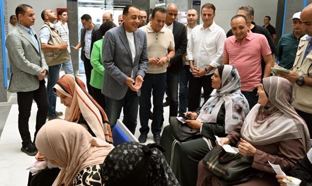 رئيس الوزراء يتفقد مركز طب الأسرة بقرية الجزيرة الخضراء في مطوبس ضمن جولته بمشروعات “حياة كريمة” بكفر الشيخ