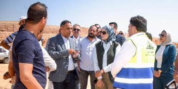 وزيرة الإسكان تتابع موقف تنفيذ عددٍ من المشروعات وملفات العمل بمدينة السويس الجديدة