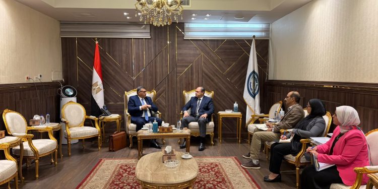 رئيس هيئة تنمية الصعيد يستقبل محافظ قنا لاستعراض الموقف التنفيذي للمشروعات وبحث عدد من المشروعات التنموية والاستثمارية الجديدة