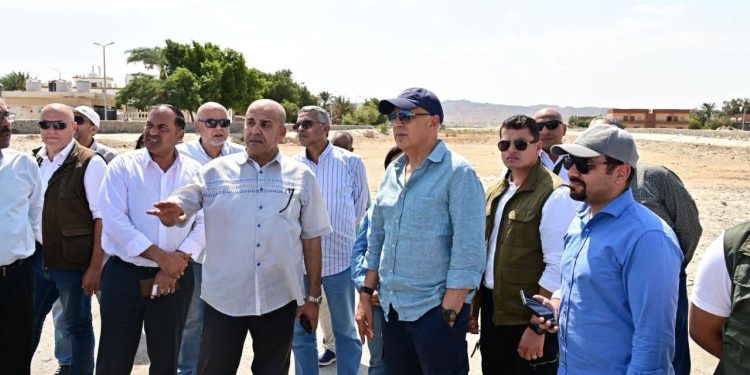 وزير الري يتفقد منشآت الحماية من السيول بالبحر الأحمر ويؤكد جاهزيتها لموسم الأمطار