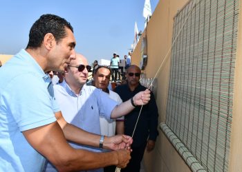 وزير الشباب والرياضة ومحافظ الفيوم يفتتحان مجمع حمامات السباحة بنادي قارون الرياضي بالفيوم