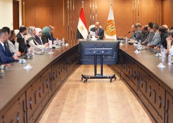 وزير العمل يمنح شركات إلحاق عمالة بالخارج مهلة 6 أشهر لتوفيق أوضاعه
