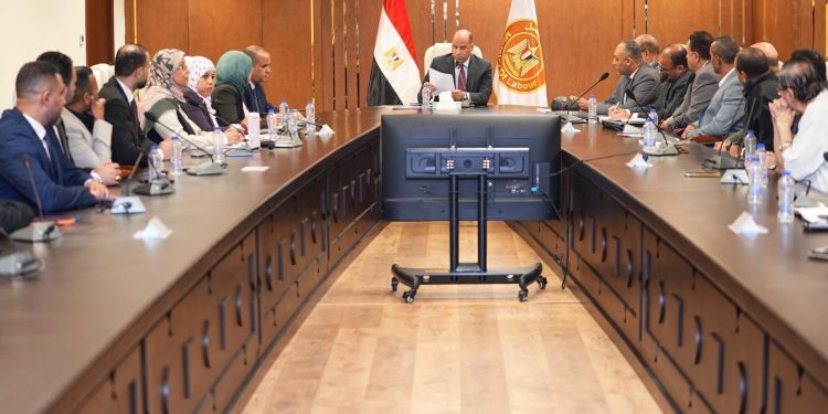 وزير العمل يمنح شركات إلحاق عمالة بالخارج مهلة 6 أشهر لتوفيق أوضاعه