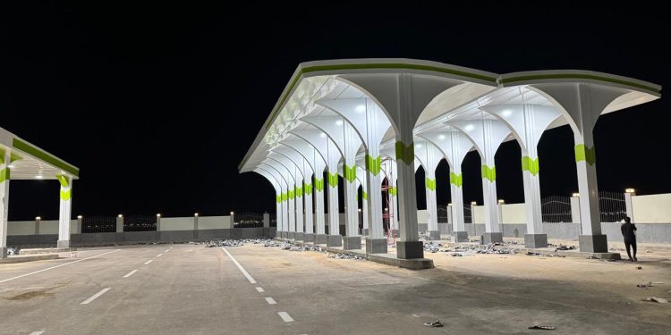 وزيرة الإسكان تتابع موقف تنفيذ عدد من المشروعات والخدمات بمدينة العلمين الجديدة