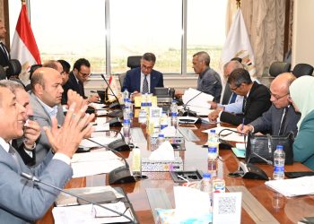 وزير التموين يلتقي أعضاء بالنواب والشيوخ لبحث مطالب المواطنين وتطوير الخدمات التموينية