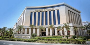 وزيرة الإسكان تصدر قرارات بإزالة مخالفات بناء بمدينة القاهرة الجديدة والساحل الشمالي الغربي
