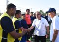 وزير الاستثمار يشارك العاملين المباراة النهائية ويسلم كأس «اليوم الرياضي 2026» للفريق الفائز بالنادي الأهلي