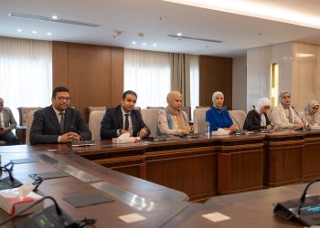 رئيس هيئة الدواء المصرية يبحث مع شركة «بيرنا» المكسيكية آفاق الاستثمار والتعاون الدوائي