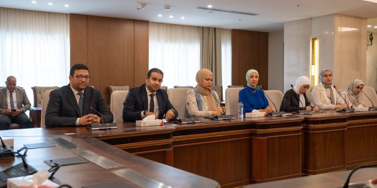 رئيس هيئة الدواء المصرية يبحث مع شركة «بيرنا» المكسيكية آفاق الاستثمار والتعاون الدوائي