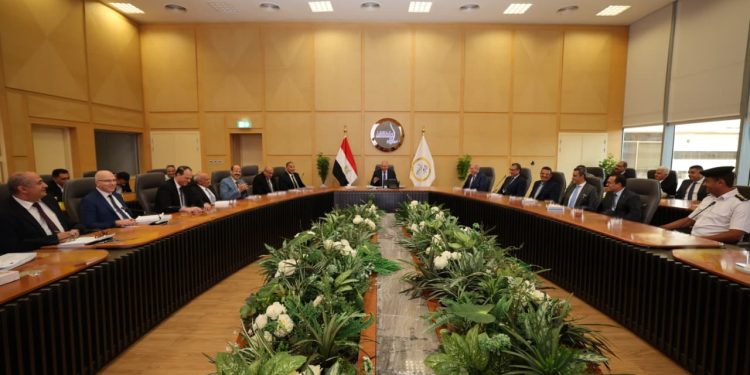 وزير النقل: 2.395 مليار جنيه إيرادات الشركة المصرية لإنشاء وصيانة مرافق النقل والمطارات خلال 2025