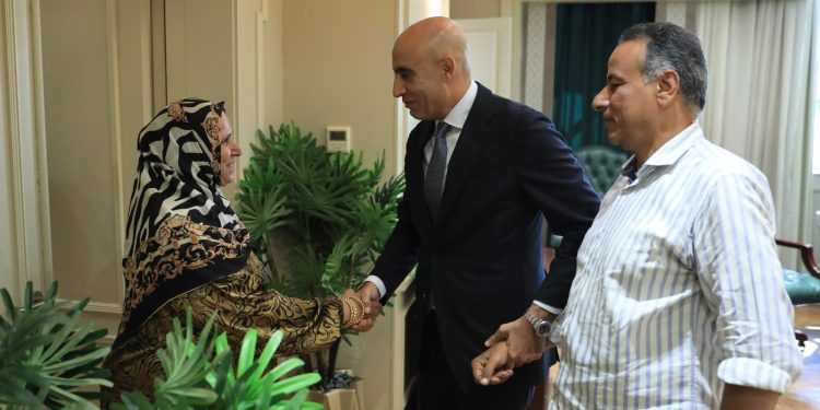كرامة المعلمين خط أحمر.. وزير التعليم يكرم مديرى مدرستى برقطا والشهيد أحمد سمير
