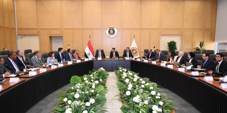 وزارة الصناعة تستضيف مائدة مستديرة للشركات الألمانية لبحث خططها التوسعية وتحدياتها وسبل حلها