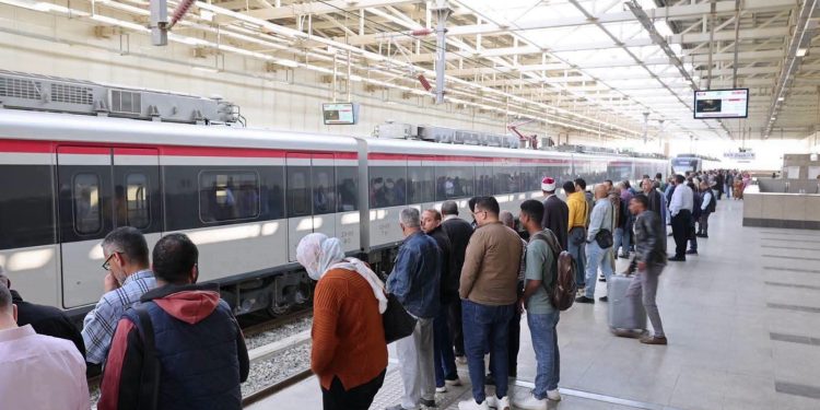 مواعيد تشغيل الخطوط الثلاثة لمترو  الأنفاق والقطار الكهربائي الخفيف LRT ومونوريل شرق النيل