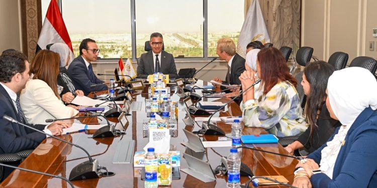 وزير التموين يبحث مع القائم بأعمال المدير التنفيذي لبرنامج الأغذية العالمي تعزيز الشراكة في تطوير منظومة الدعم والأمن الغذائي والتغذية