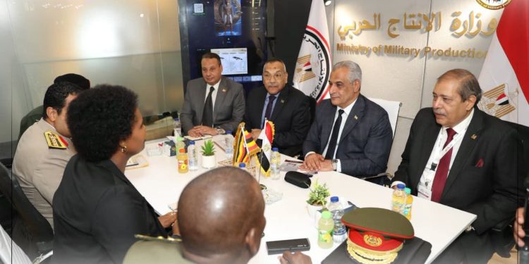 وزير الإنتاج الحربي: نتطلع لبناء شراكات صناعية استراتيجية مع أوغندا وتعزيز التعاون مع الأشقاء الأفارقة