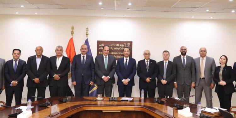 وزير الاتصالات: نستهدف 8 مليارات دولار صادرات للتعهيد و400 خدمة رقمية بحلول 2030