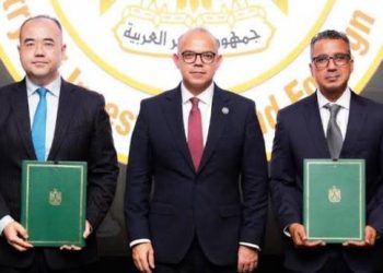 وزير الاستثمار يشهد توقيع مذكرة تفاهم بين مجموعة «منصور» و«Tianneng» الصينية لبحث الاستثمار في صناعة البطاريات بمصر
