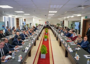 وزير البترول  أمام رؤساء تحرير الصحف ومقدمي البرامج الحوارية: