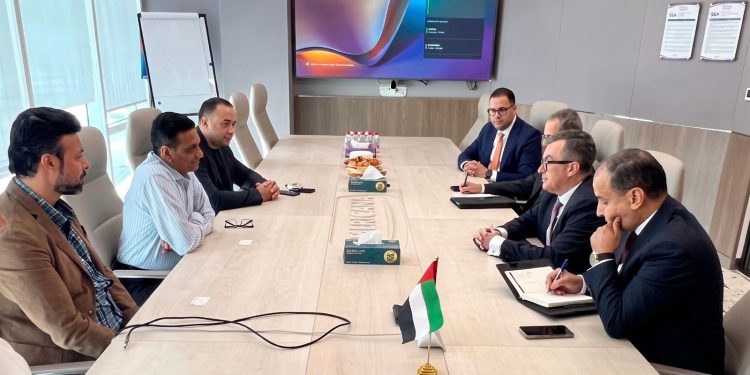 وزير التخطيط يبحث بدبي تعزيز التعاون الاستثماري مع الإمارات و«أمريكانا للأغذية» والمؤسسات الدولية