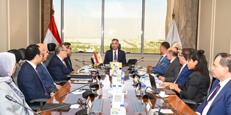 وزير التموين يبحث مع البنك الإسلامي للتنمية التوسع في تمويل مشروعات لتعزيز الأمن الغذائي