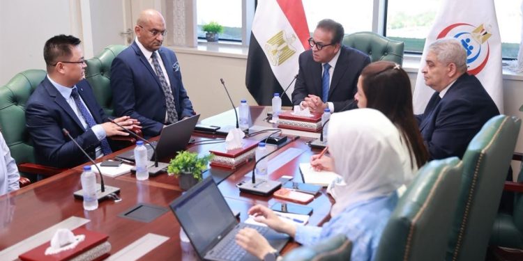 وزير الصحة يبحث مع شركتي (MTS) و(Inspur) سبل التعاون في التحول الرقمي للمنظومة الصحية