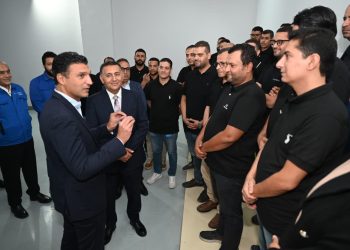 وزير الصناعة ومحافظ القليوبية يتفقدان مركز «فوتون إكس» للبحوث والتطوير ومعامل الاختبارات