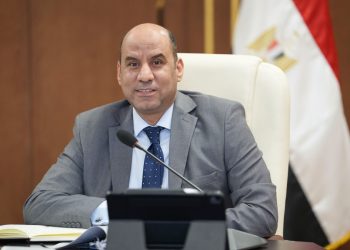 وزير العمل يعتمد معايير منح ترخيص مراكز التدريب المهني الخاصة لتدريب “مساعدي الخدمات الصحية”