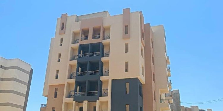 وزيرة الإسكان تتابع موقف تنفيذ مشروعات التطوير والإسكان بمدينة دمياط الجديدة