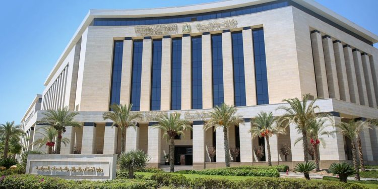 وزيرة الإسكان تُصدر 27 قرارًا لإزالة مخالفات بناء بالساحل الشمالي الغربي