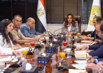 وزيرة التنمية المحلية والبيئة تترأس الاجتماع الـ(76) لمجلس إدارة جهاز شئون البيئة
