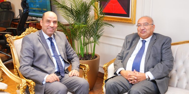 وزير العمل يبحث مع رئيس «الوطنية لمكافحة الهجرة غير الشرعية» توفير بدائل آمنة للشباب وتعزيز التدريب والتشغيل