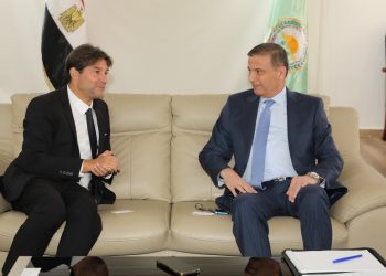 وزير الزراعة يبحث مع وفد السفارة الفرنسية تعزيز التعاون والاستثمارات الزراعية بين مصر وفرنسا