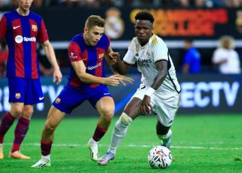 ريال مدريد يسعى لتضييق الخناق على برشلونة أمام إشبيلية الليلة