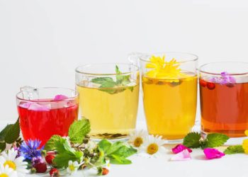 herbal tea in cups on a white background 5 مشروبات عشبية قبل النوم تساعد على الاسترخاء وتهدئة الأعصاب