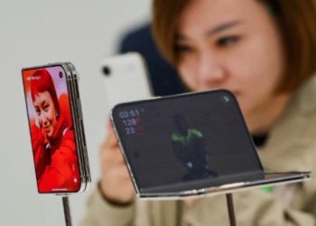 هاتف آبل القابل للطي يثير الجنون.. آيفون ديو يخطف قلوب المستخدمين