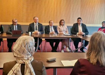 رئيس «الاعتماد والرقابة الصحية» يبحث مع رئيس «ISQua» تعزيز التعاون الدولي في جودة الرعاية الصحية