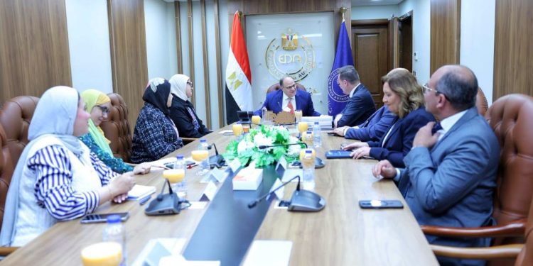 رئيس هيئة الدواء يعقد اجتماعاً مع شركة سيرفييه لبحث سبل تعزيز التصنيع للمستحضرات الحيوية والعلاجات الحديثة