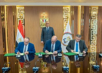 الإنتاج الحربي والمقاولون العرب يوقعان مذكرتي تفاهم لتعزيز التصنيع المشترك وفتح آفاق التعاون الصناعي والتسويقي في أفريقيا